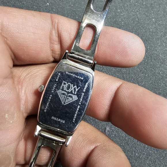 Roxy By Quicksilver Ladies Quartz Watch Silver Tone Purple Dial Working RX1900 s - Picture 8 of 9